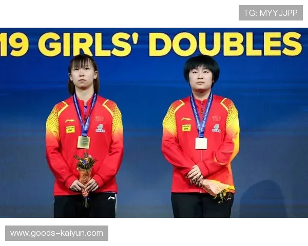 国乒U19女团世青赛逆转日本夺冠，纵歌曼救赛点后落泪