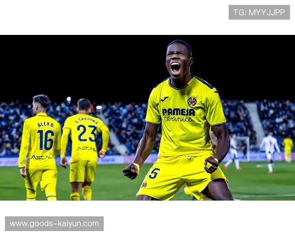 巴里挑射破门瞬间，埃弗顿锋线小将自信满满