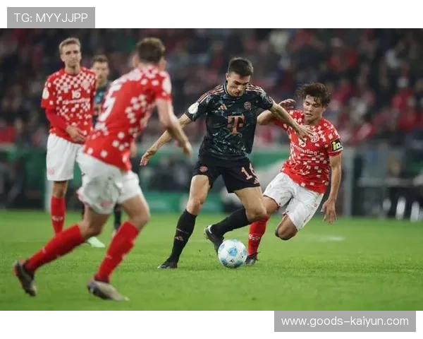 拜仁2-2被汉堡逼平,凯恩破门难掩防线危机 拜仁2-2被汉堡逼平,凯恩破门难掩防线危机